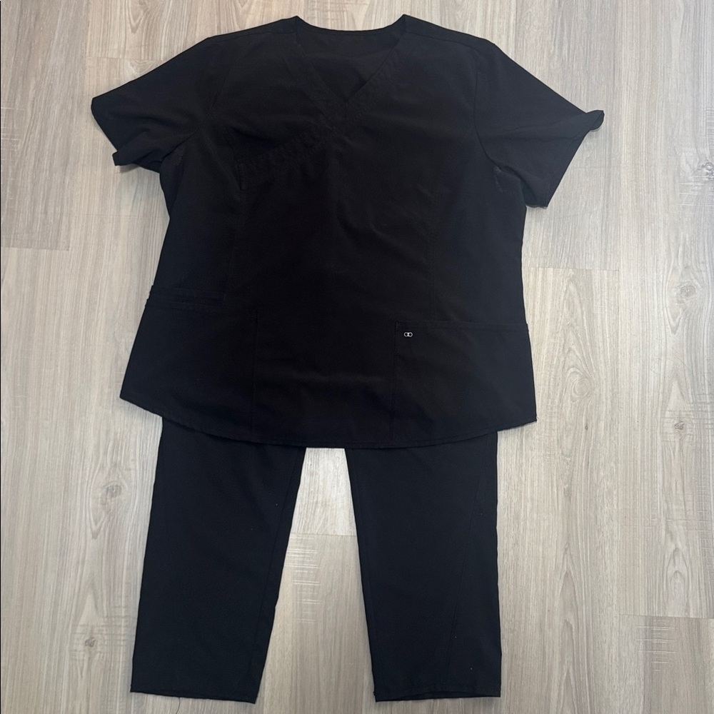 Uniform Advantage Black Scrubs.  Sz 2X/XL